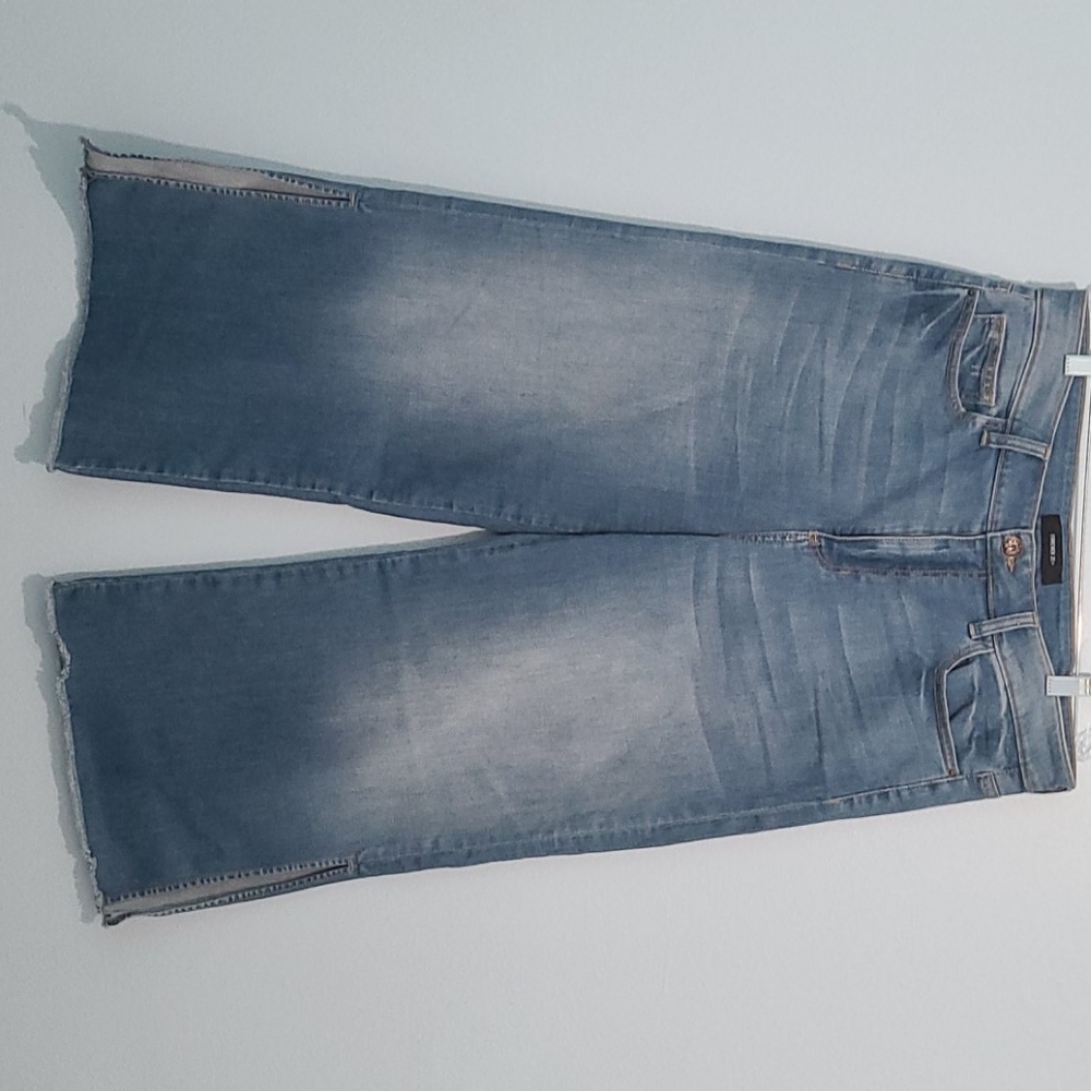 Wide legged jeans